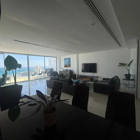 Appartement Stunning Penthouse With Sea And View Larnaca