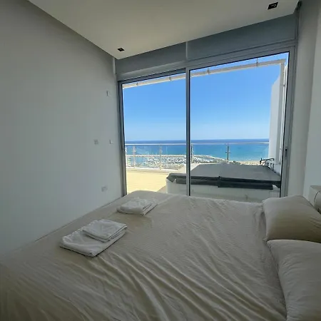 Stunning Penthouse With Sea And View