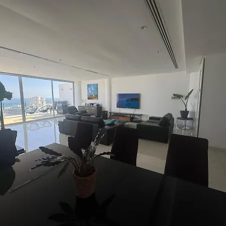 Stunning Penthouse With Sea And View