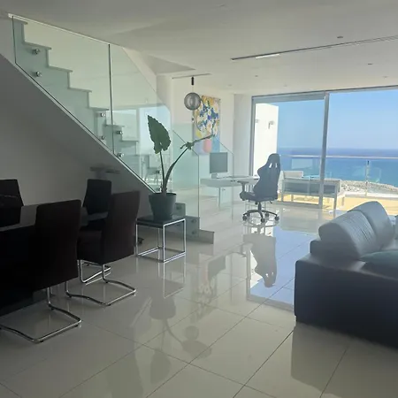 Stunning Penthouse With Sea And View * Larnaca