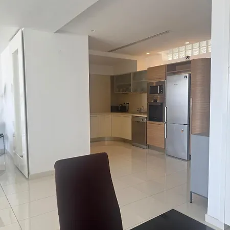 Stunning Penthouse With Sea And View Larnaca