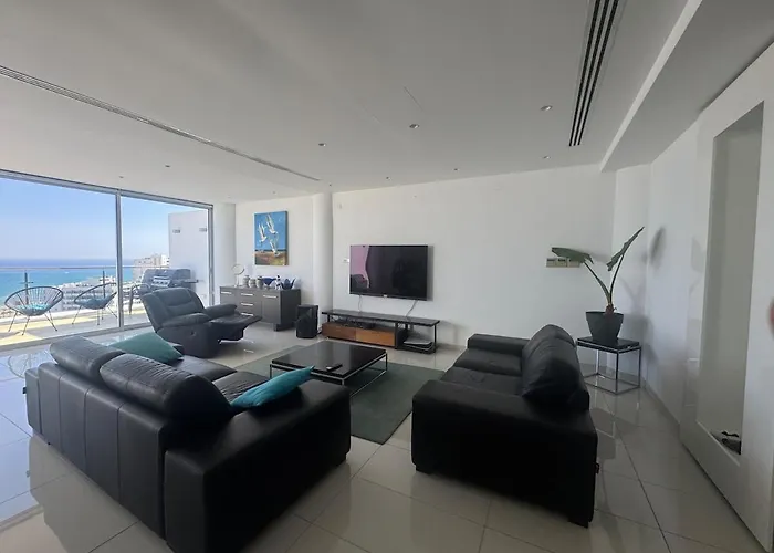 Appartement Stunning Penthouse With Sea And View