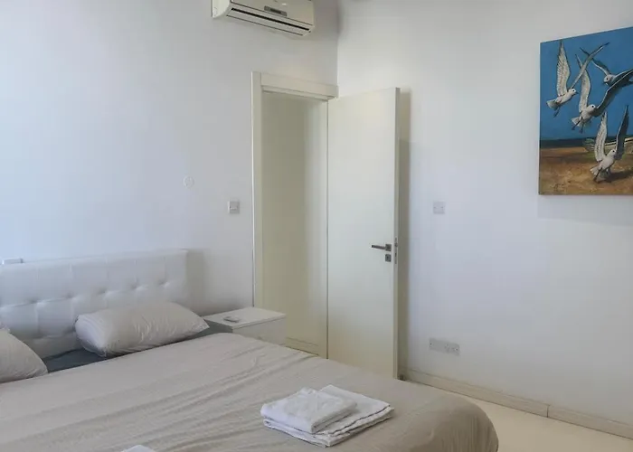 Stunning Penthouse With Sea And View Appartement