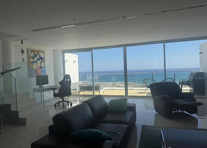 Stunning Penthouse With Sea And View * Larnaca