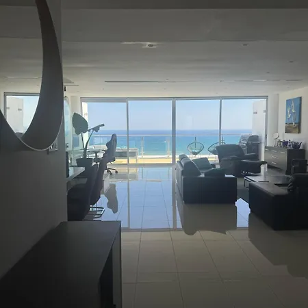 Stunning Penthouse With Sea And View Apartment Larnaca