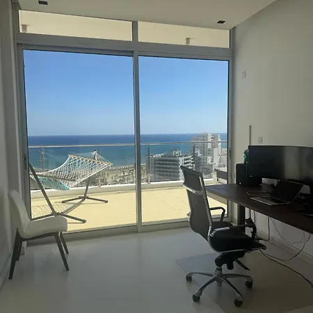 Stunning Penthouse With Sea And View Διαμέρισμα *