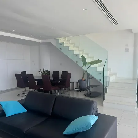 Stunning Penthouse With Sea And View Apartment