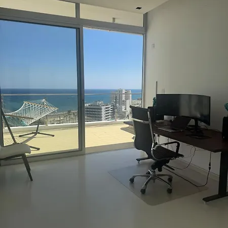 Διαμέρισμα Stunning Penthouse With Sea And View