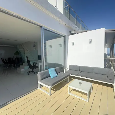 Διαμέρισμα Stunning Penthouse With Sea And View