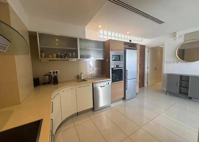 Stunning Penthouse With Sea And View Lägenhet