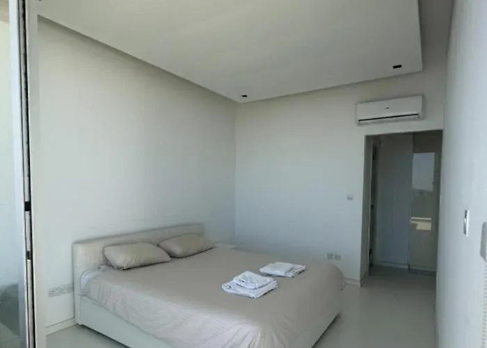 Lägenhet Stunning Penthouse With Sea And View