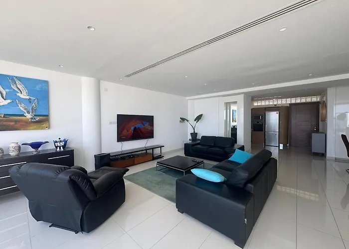 Stunning Penthouse With Sea And View Lägenhet