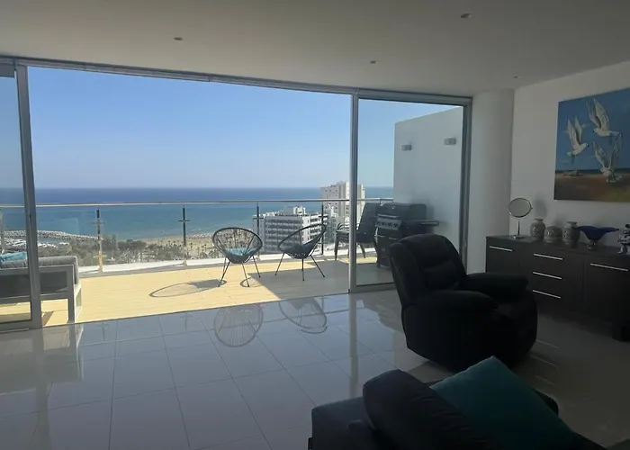 Lägenhet Stunning Penthouse With Sea And View Larnaca