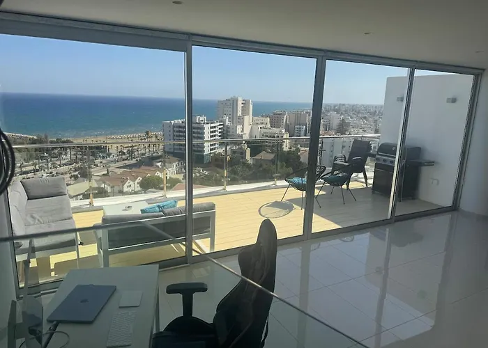 Stunning Penthouse With Sea And View * Larnaca
