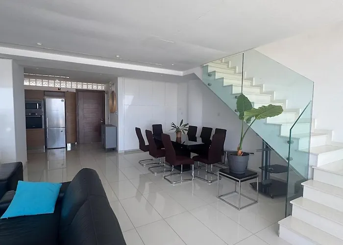 Stunning Penthouse With Sea And View Lägenhet