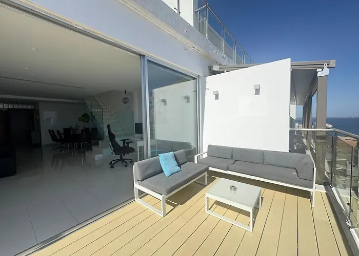 Lägenhet Stunning Penthouse With Sea And View