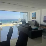 Stunning Penthouse With Sea And View Larnaca