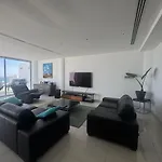 Lejlighed Stunning Penthouse With Sea And View