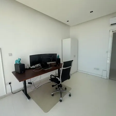 Lejlighed Stunning Penthouse With Sea And View Larnaca