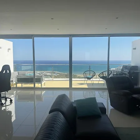 Lejlighed Stunning Penthouse With Sea And View